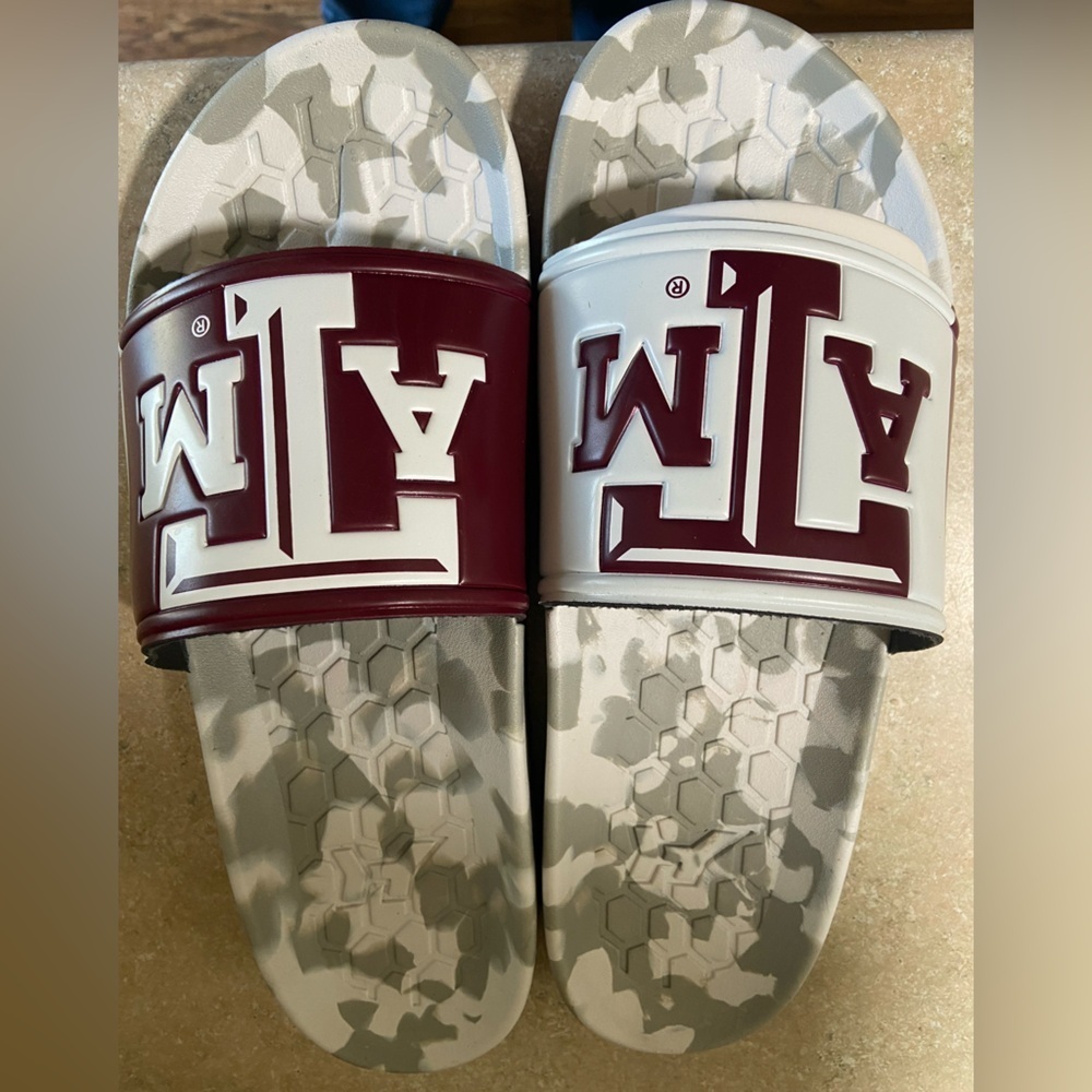 NEW Hype Co College NCAA Unisex Texas A&M Aggies Sandal Slides Men’s 11